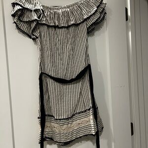 Off the shoulder mid thigh length dress with tie